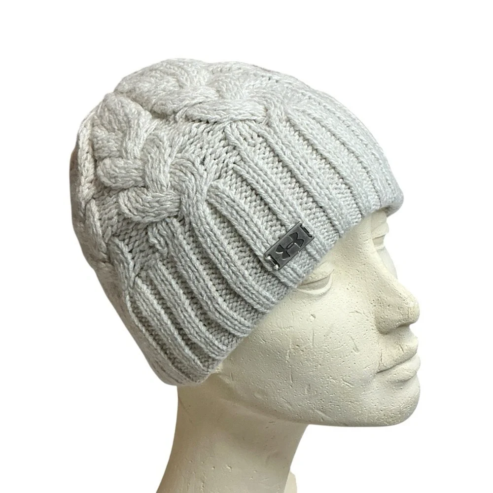 Under Armour‎ Cable Knit Beanie Hat Cream and Gray Fleece Lined Winter Hat
